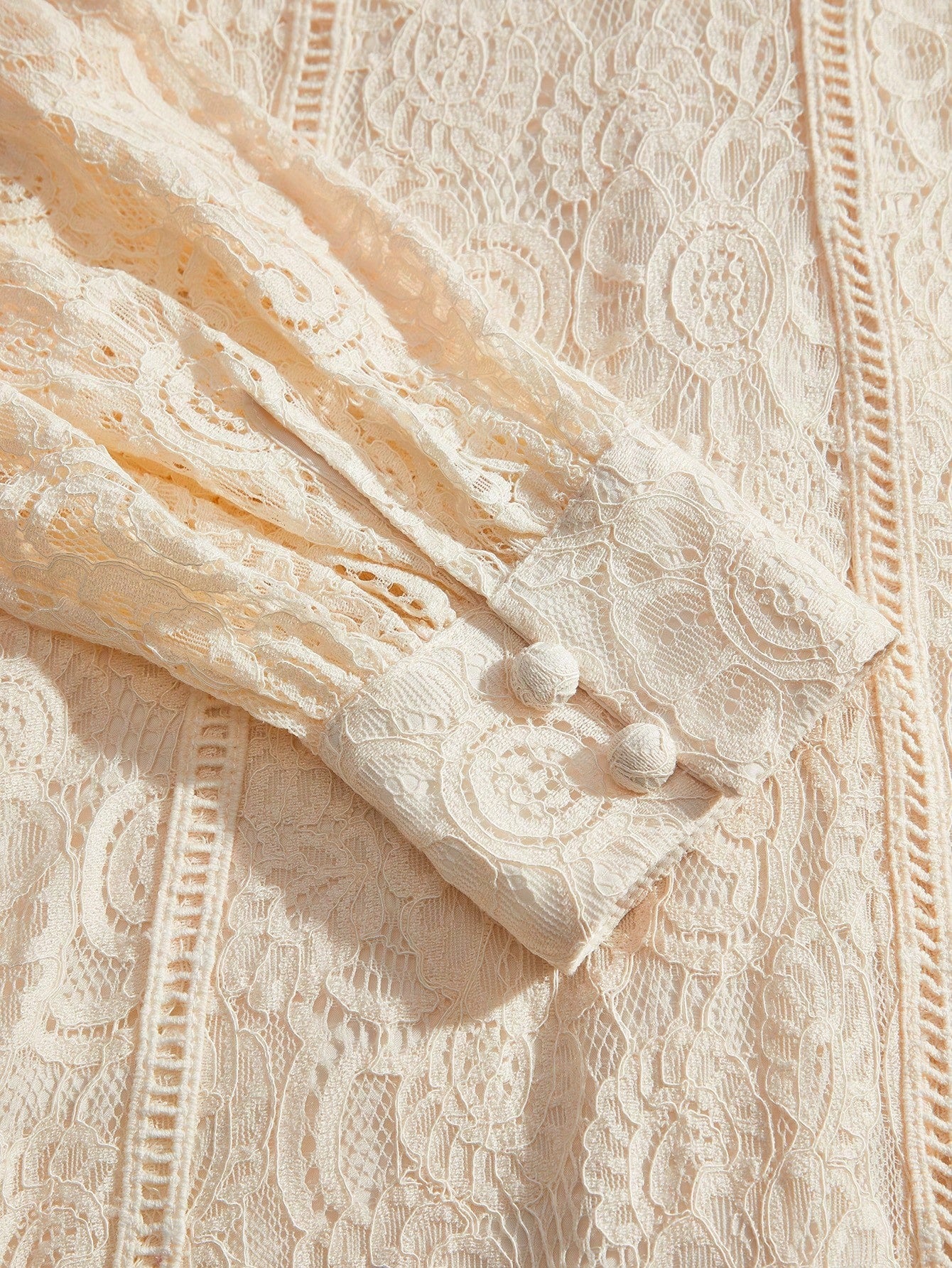 Long‑Sleeve Rose Lace Maxi Dress – Cream