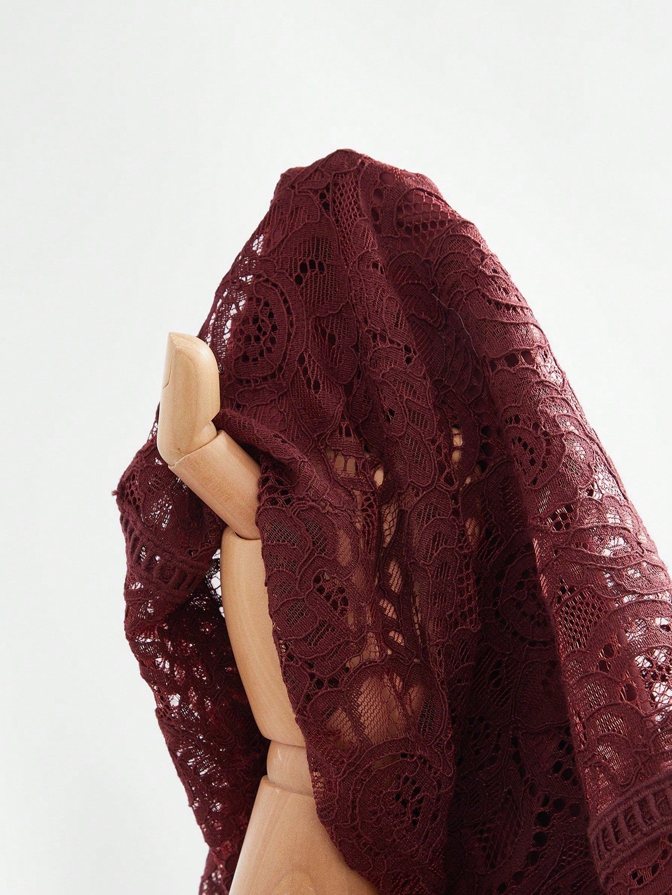 Long‑Sleeve Rose Lace Maxi Dress – Burgonya