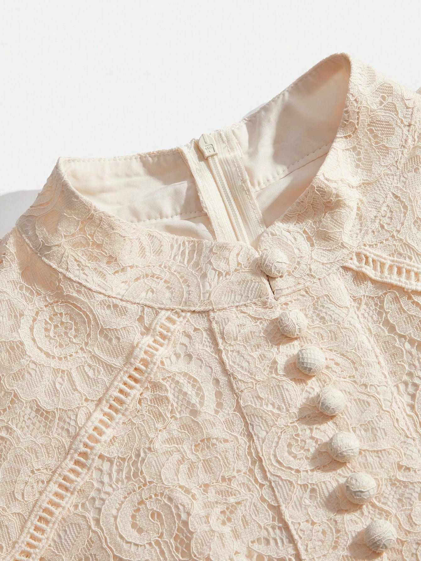 Long‑Sleeve Rose Lace Maxi Dress – Cream