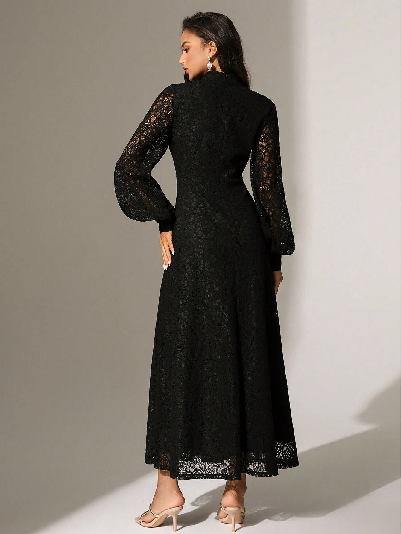 Long‑Sleeve Rose Lace Maxi Dress – Black