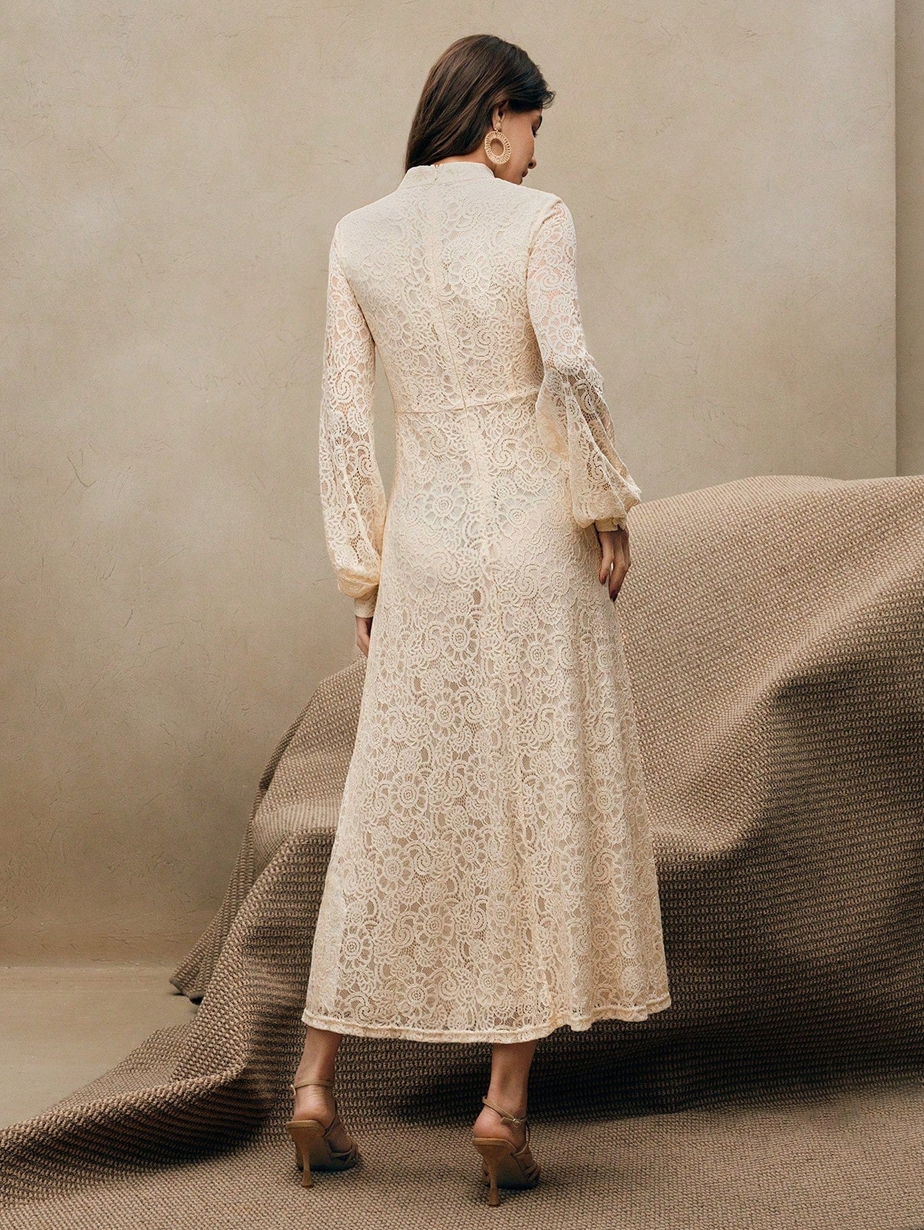 Long‑Sleeve Rose Lace Maxi Dress – Cream
