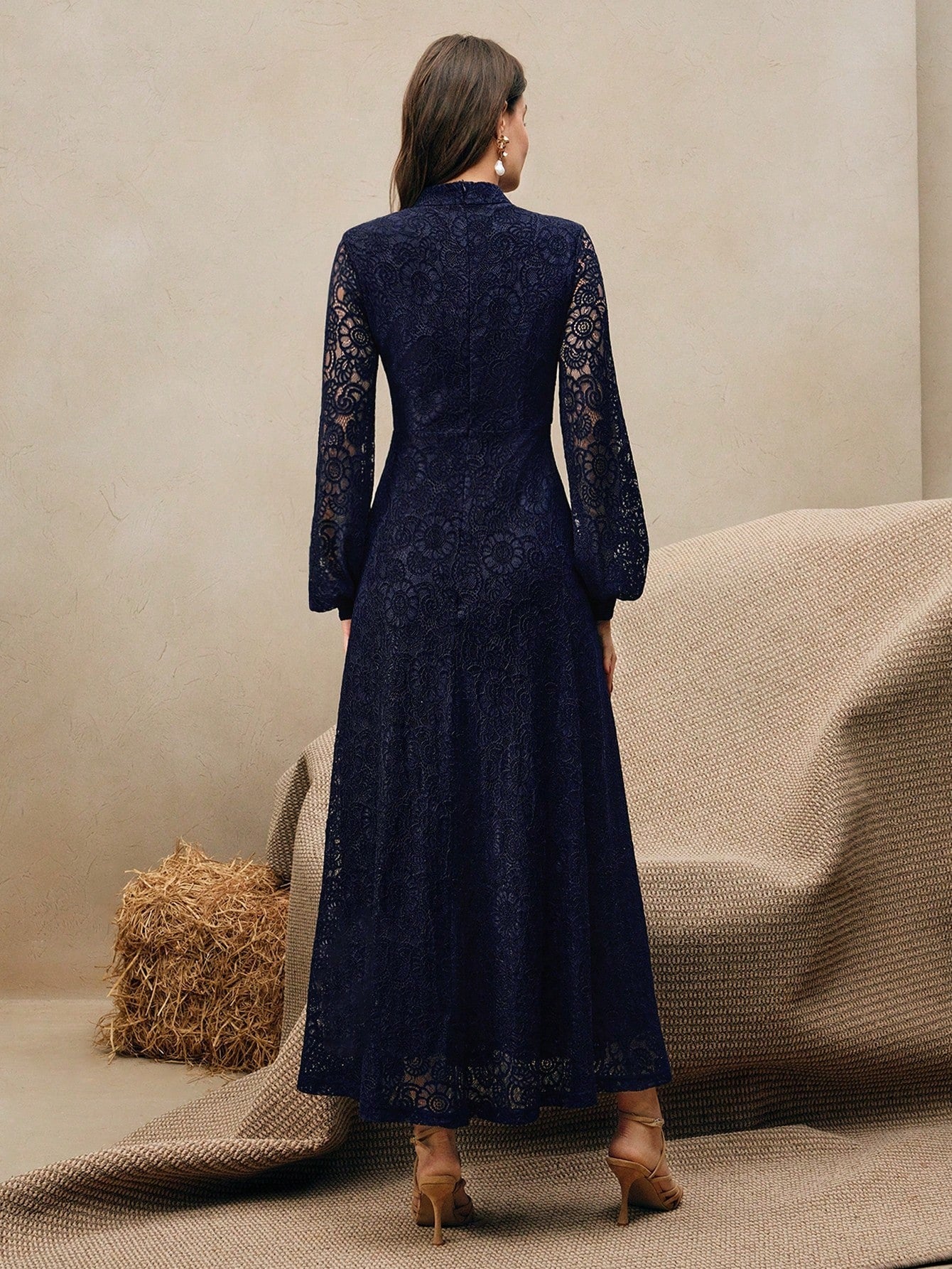 Long‑Sleeve Rose Lace Maxi Dress – Navy Blue