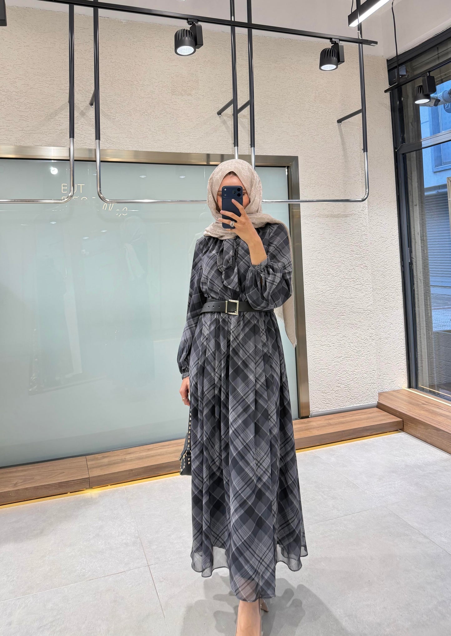 Miranda Chiffon Dress – Gray