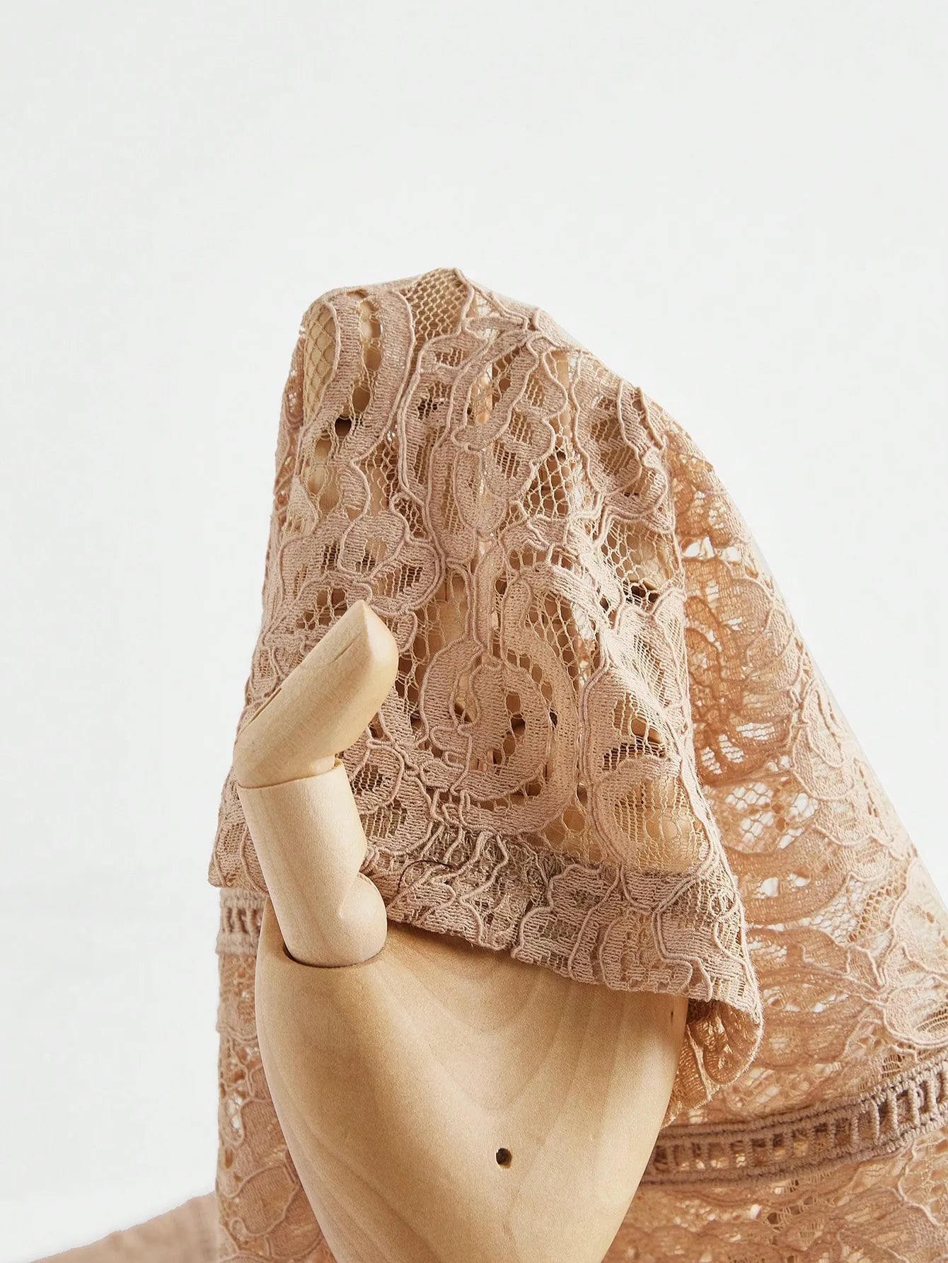 Long‑Sleeve Rose Lace Maxi Dress – Soft Pink