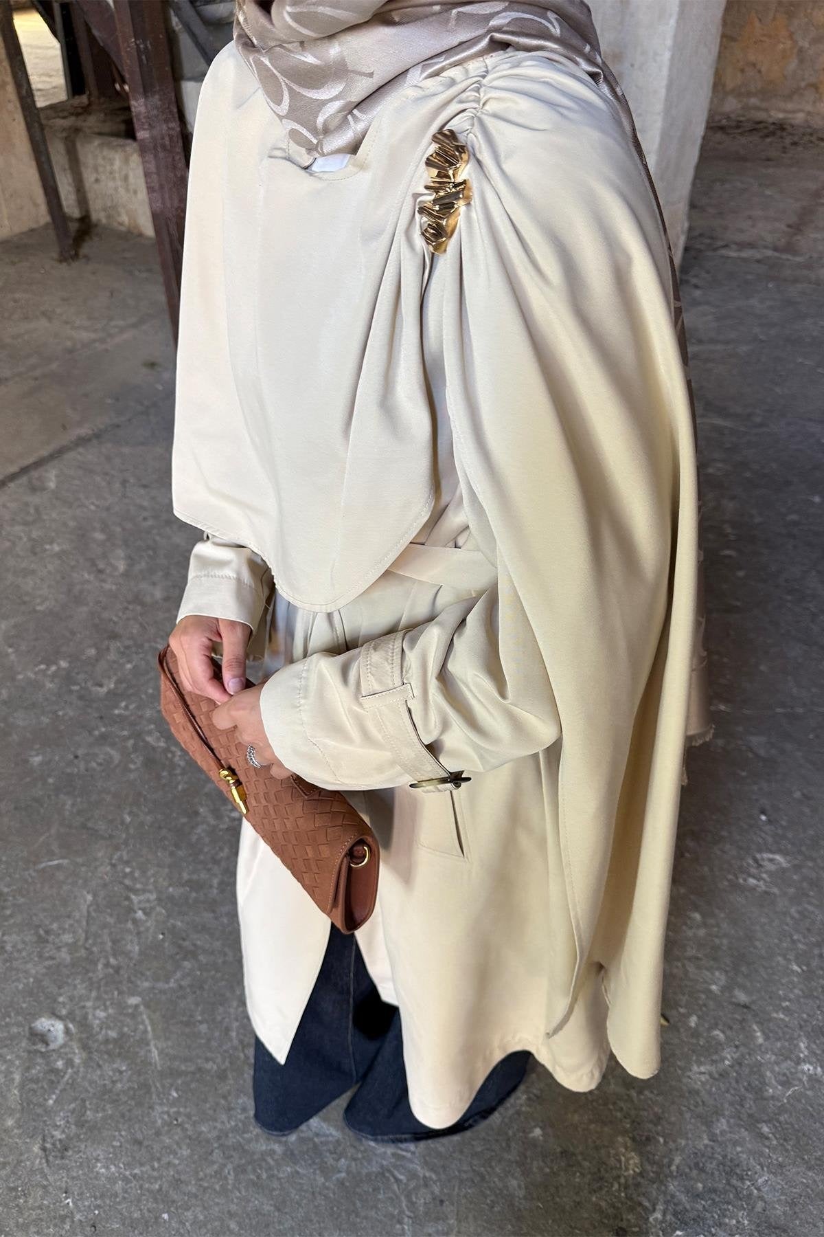 Brooch Detailed Shawl Collar Trenchcoat - Beige