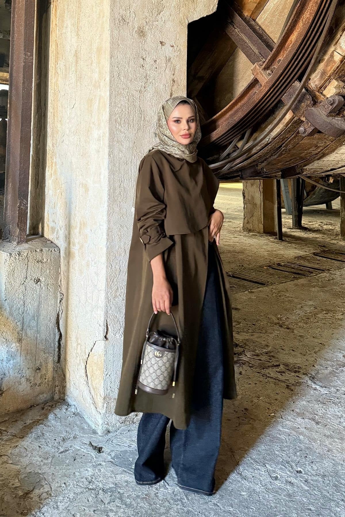 Brooch Detailed Shawl Collar Trenchcoat - Khaki