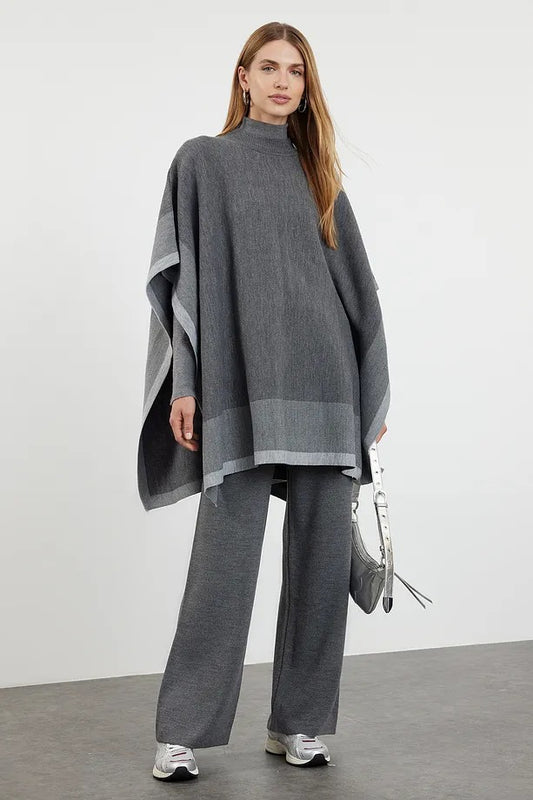 Grey Color-Block Knit Poncho & Pants Two-Piece Set