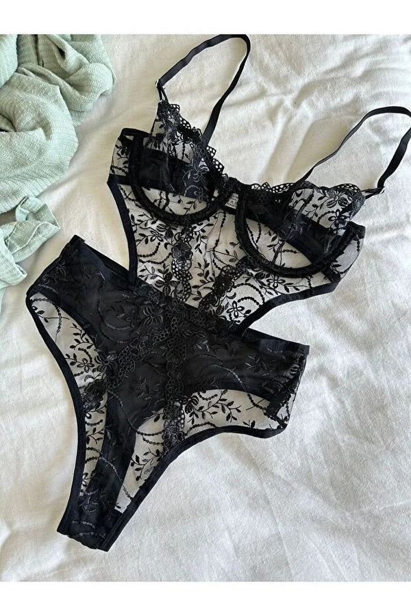 Noir Botanica – Karmaşık Çiçek Broderi Destekli Bodysuit