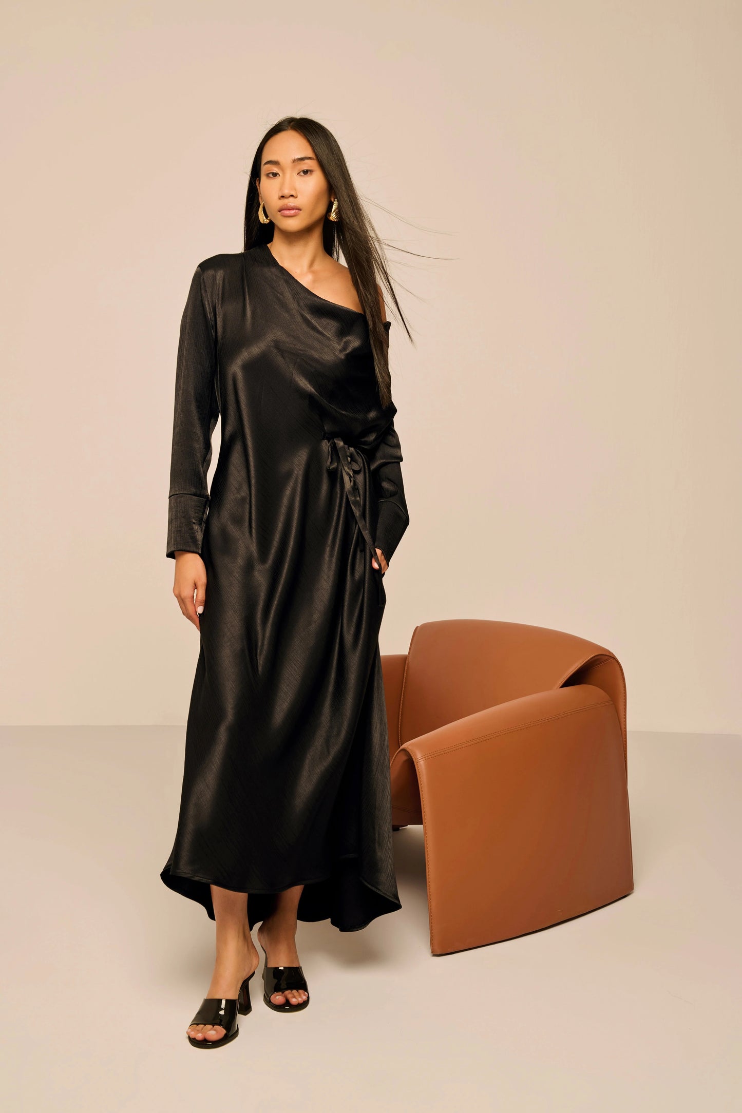 Asymmetric Shoulder Viscose Dress – Black