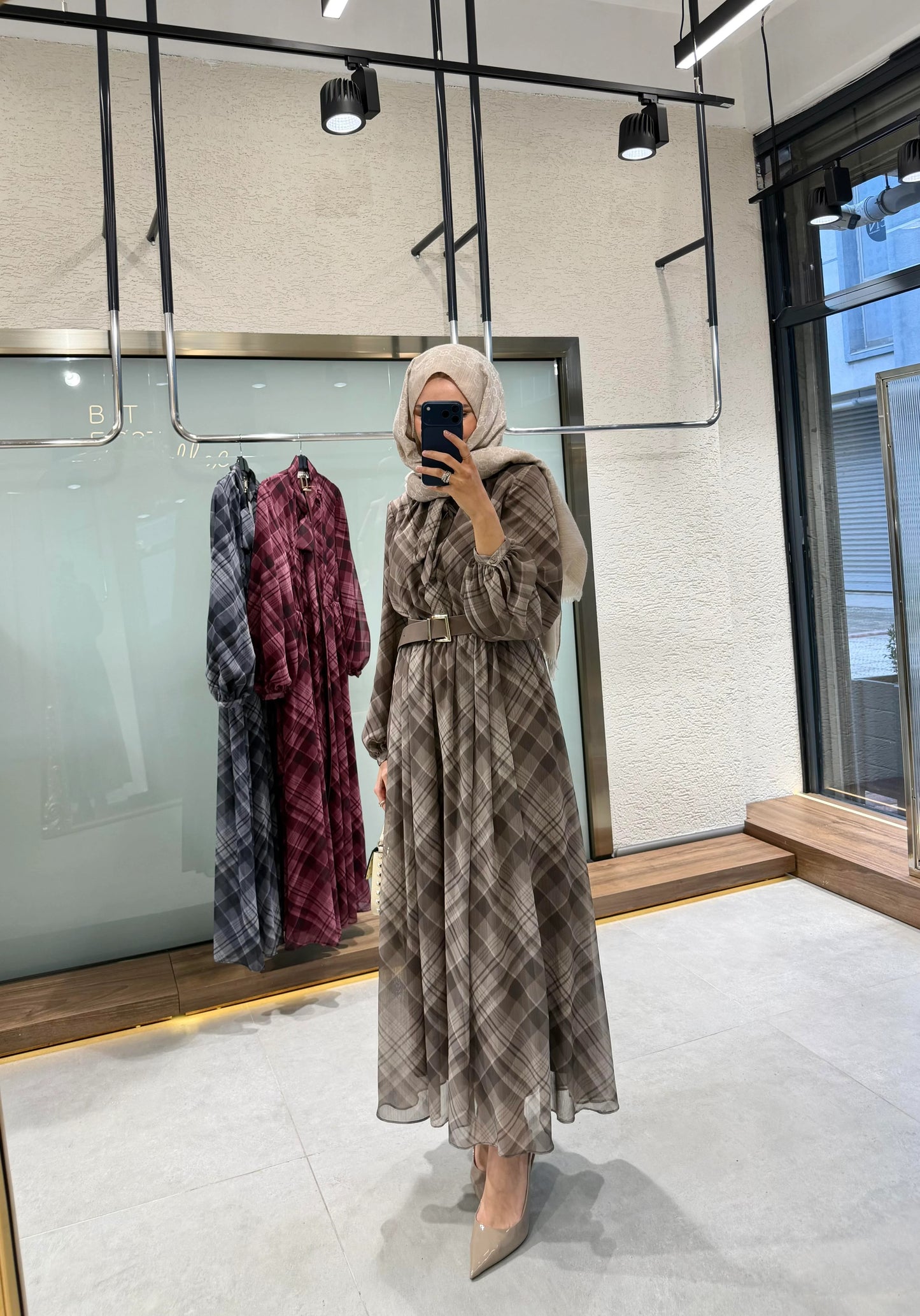 Miranda Chiffon Dress – Brown