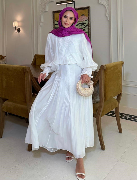 Sade Ecrou Pleated Skirt Set with Balloon Sleeves