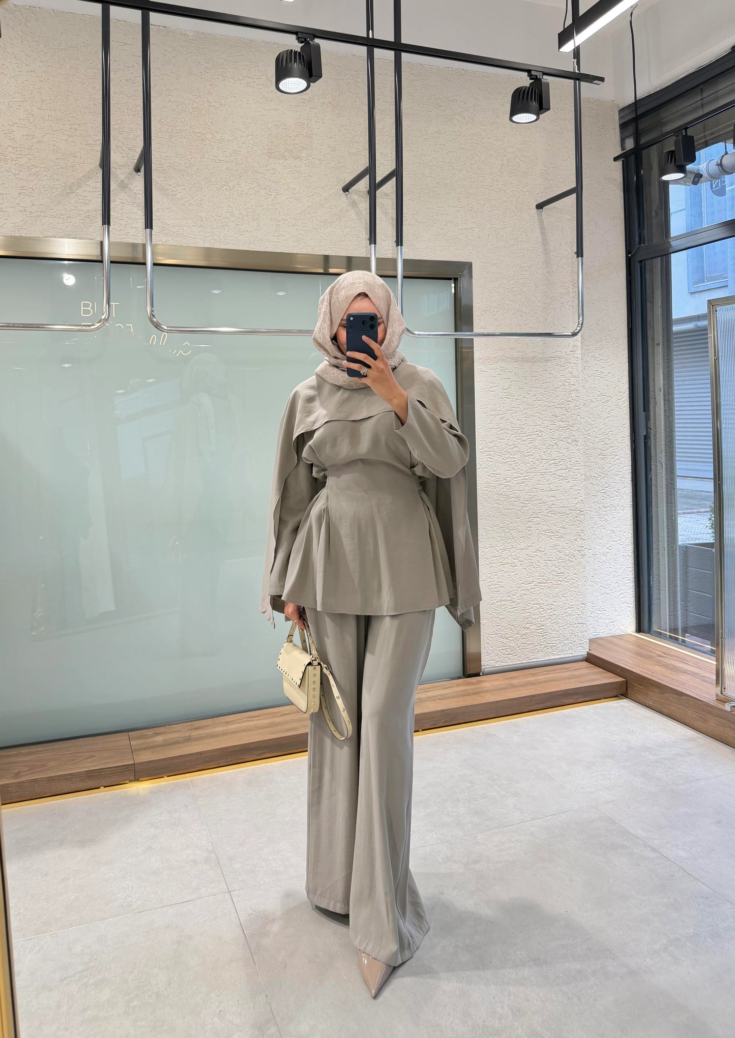 Vanilla Cape Set – Stone