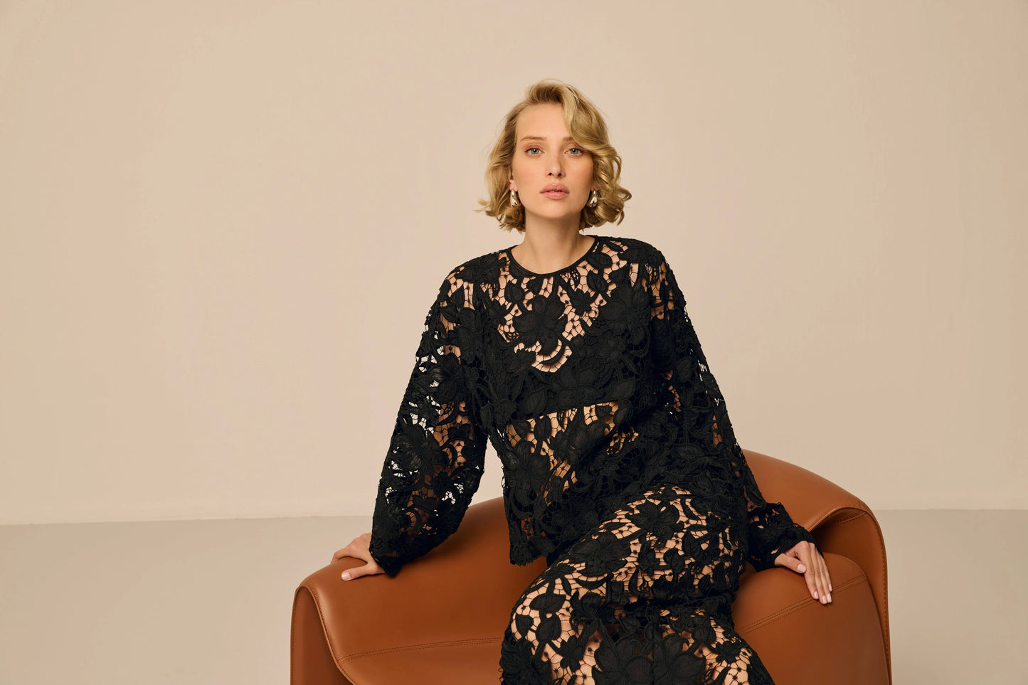 Relaxed Fit Guipure Lace Blouse – Black