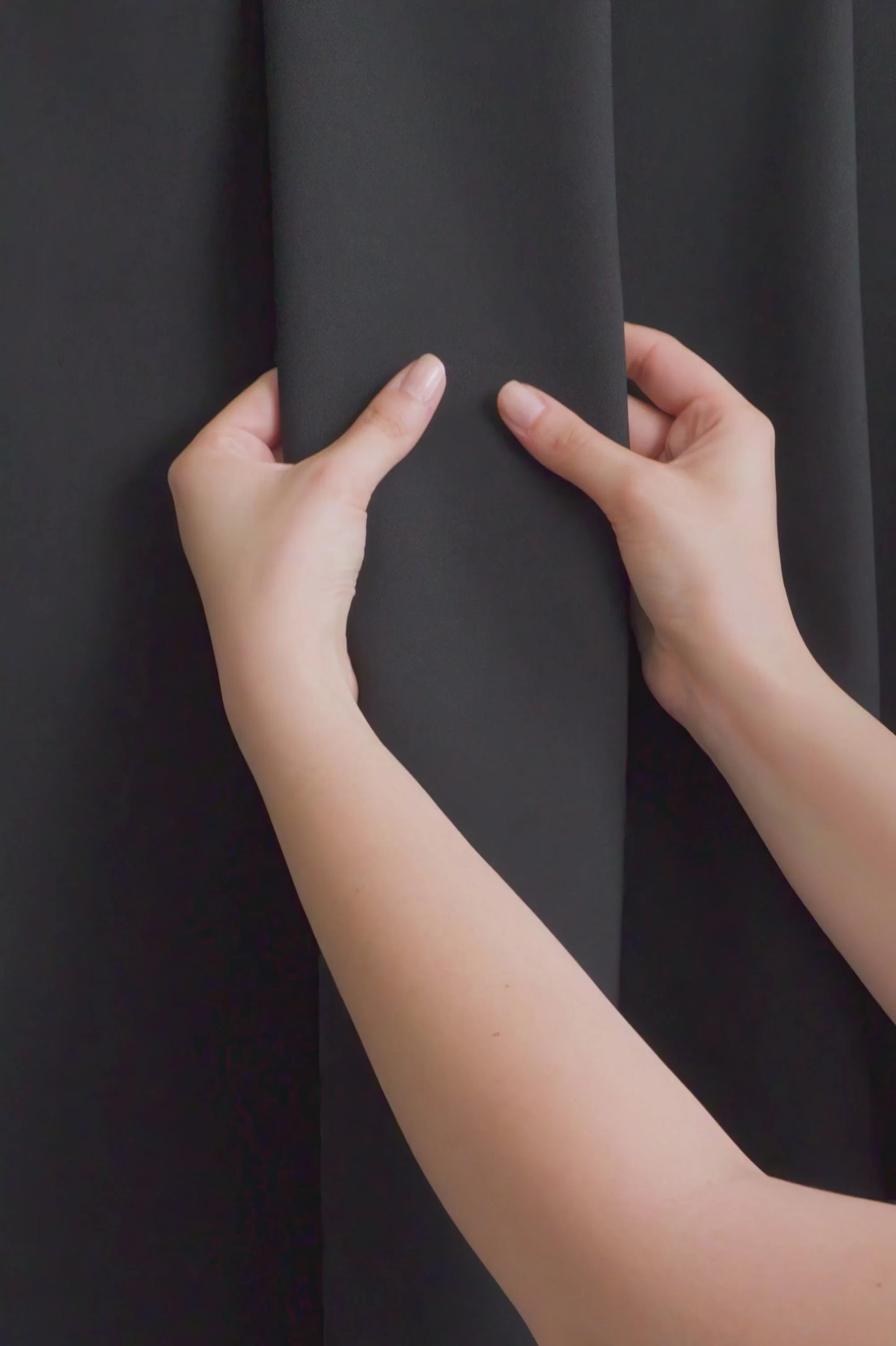 Off-Shoulder Minimal Dress – Black