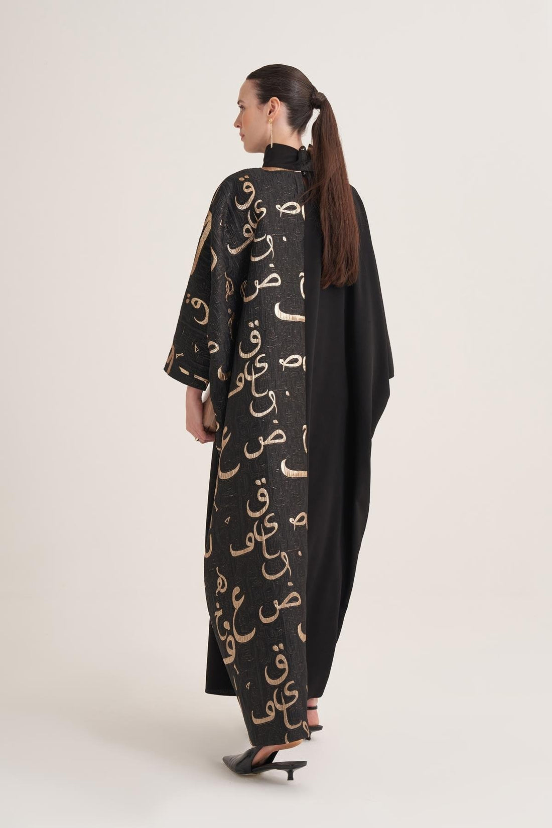 Yarasa Kollu Siyah Altın Arabesk Hatlı Kaftan