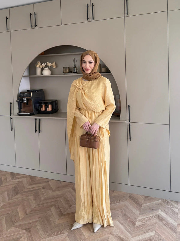 Yellow Starfish Brooch Cape Detail Muslin Trouser Set