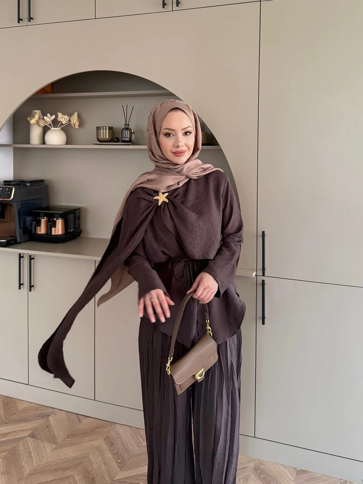 Brown Starfish Brooch Cape Detail Muslin Trouser Set