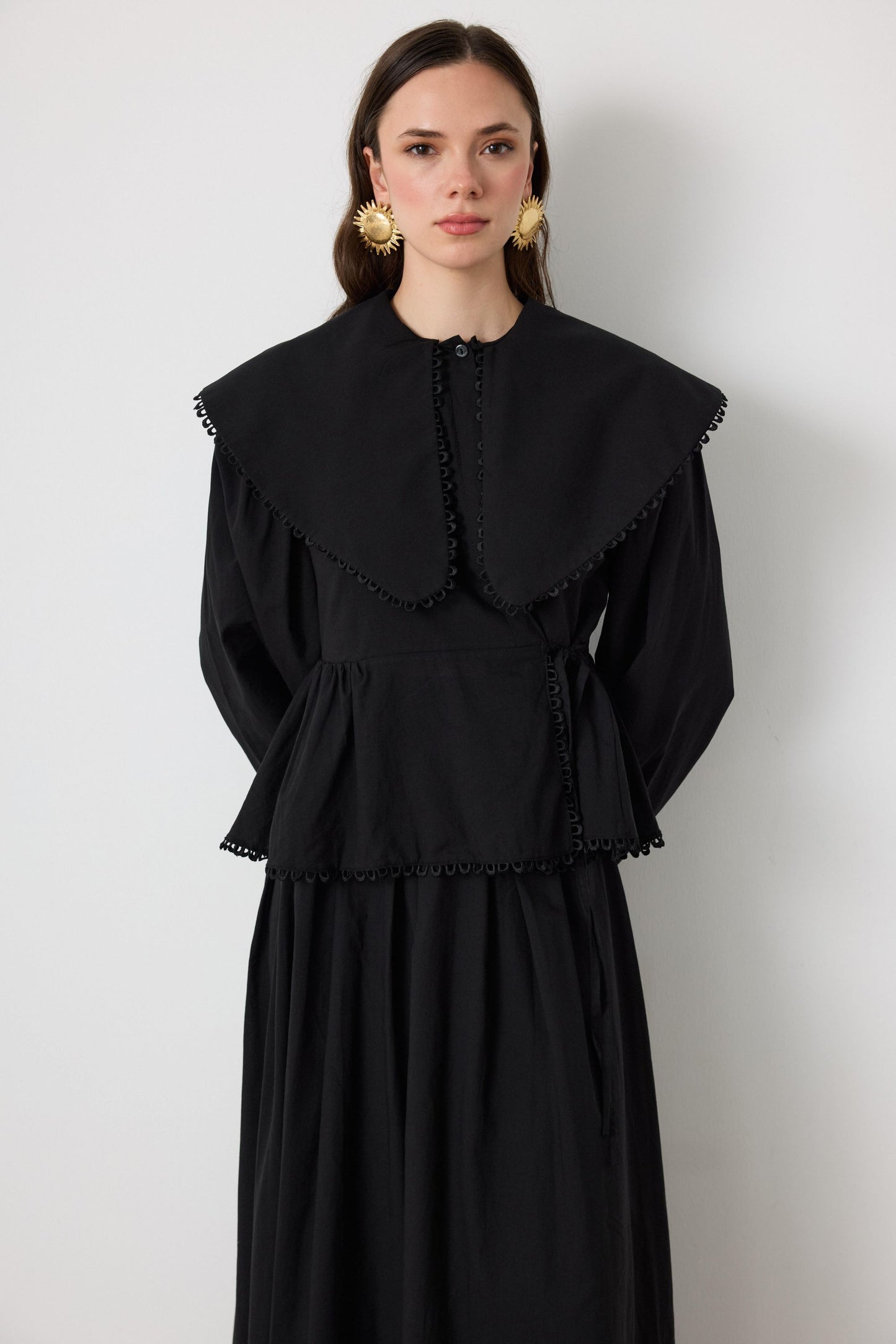 Cotton Linen-Blend 2-Piece Lace Detailed Front-Tie Skirt Set in Black