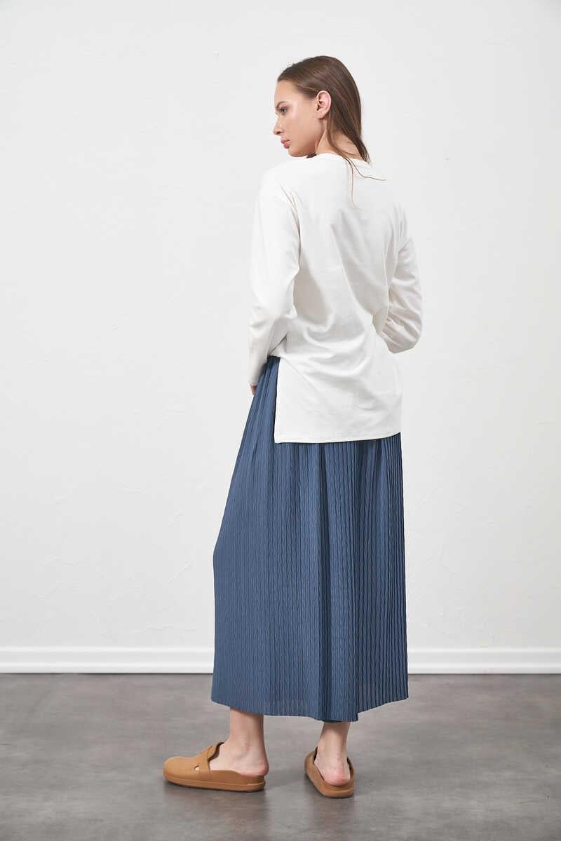 Loose Fit Pleated Indigo Trousers