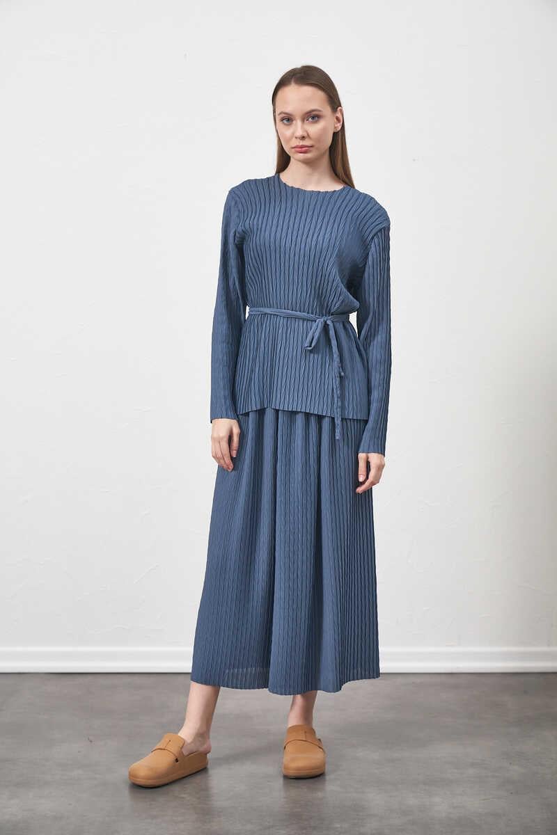 Loose Fit Pleated Indigo Trousers