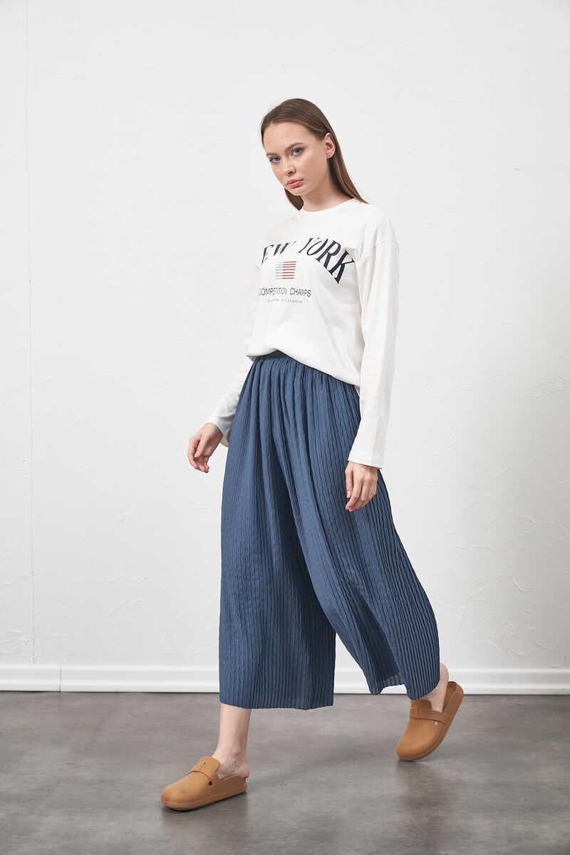 Loose Fit Pleated Indigo Trousers