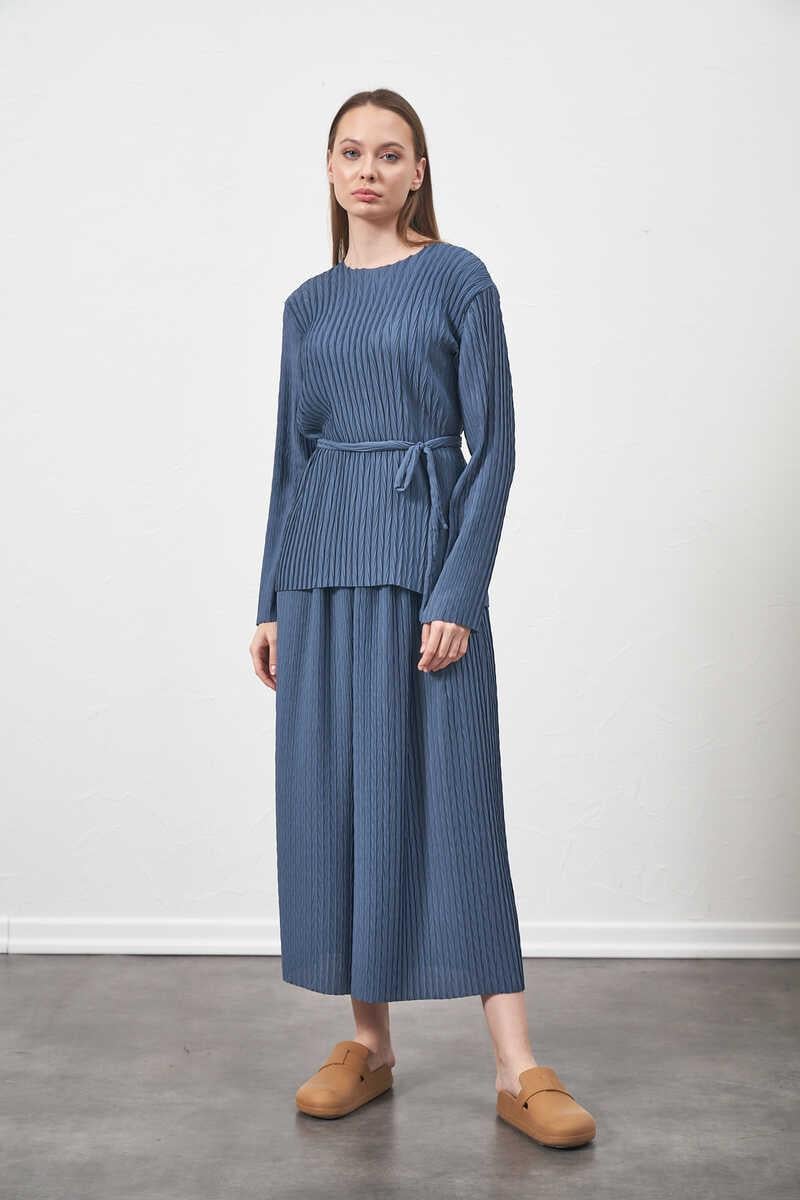 Loose Fit Pleated Indigo Trousers