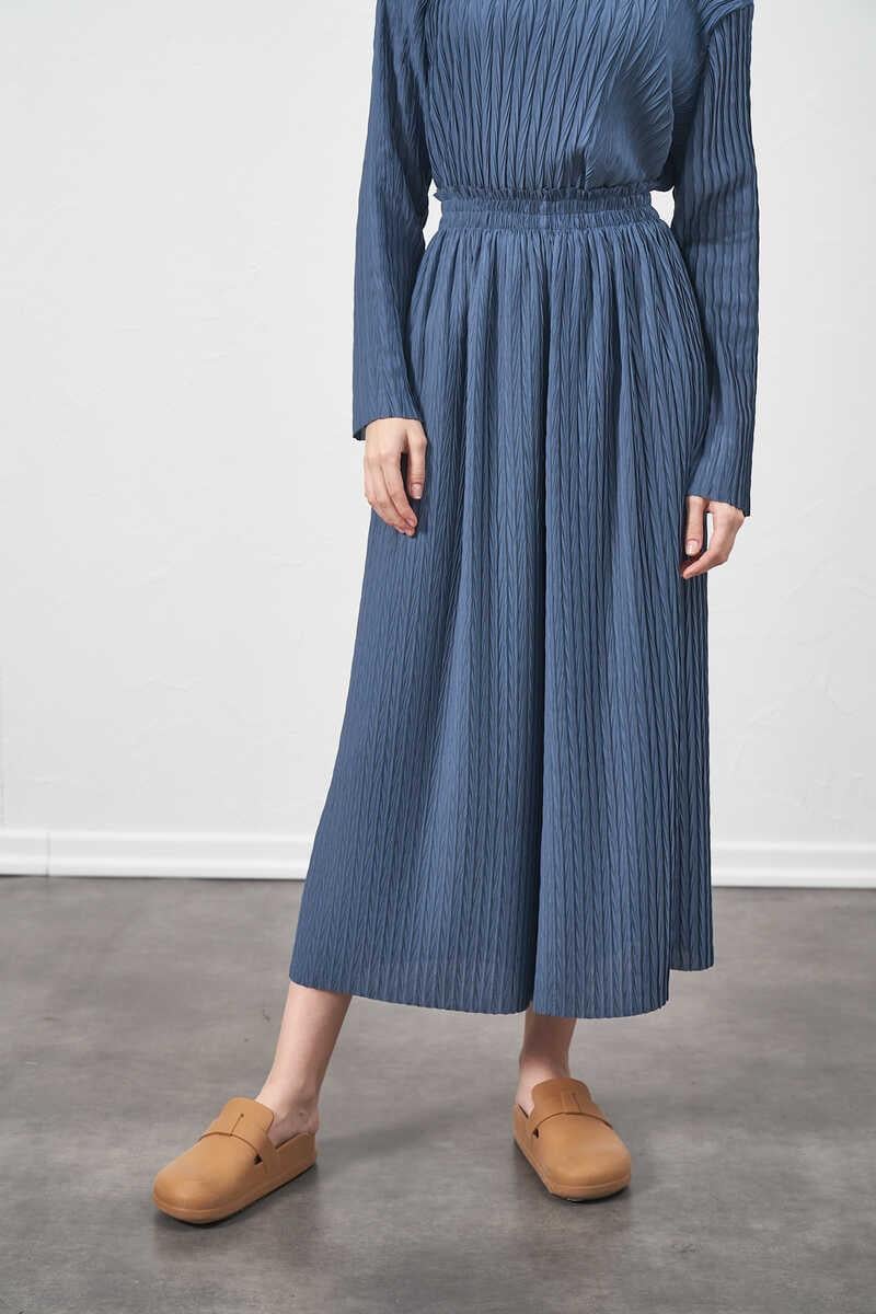 Loose Fit Pleated Indigo Trousers