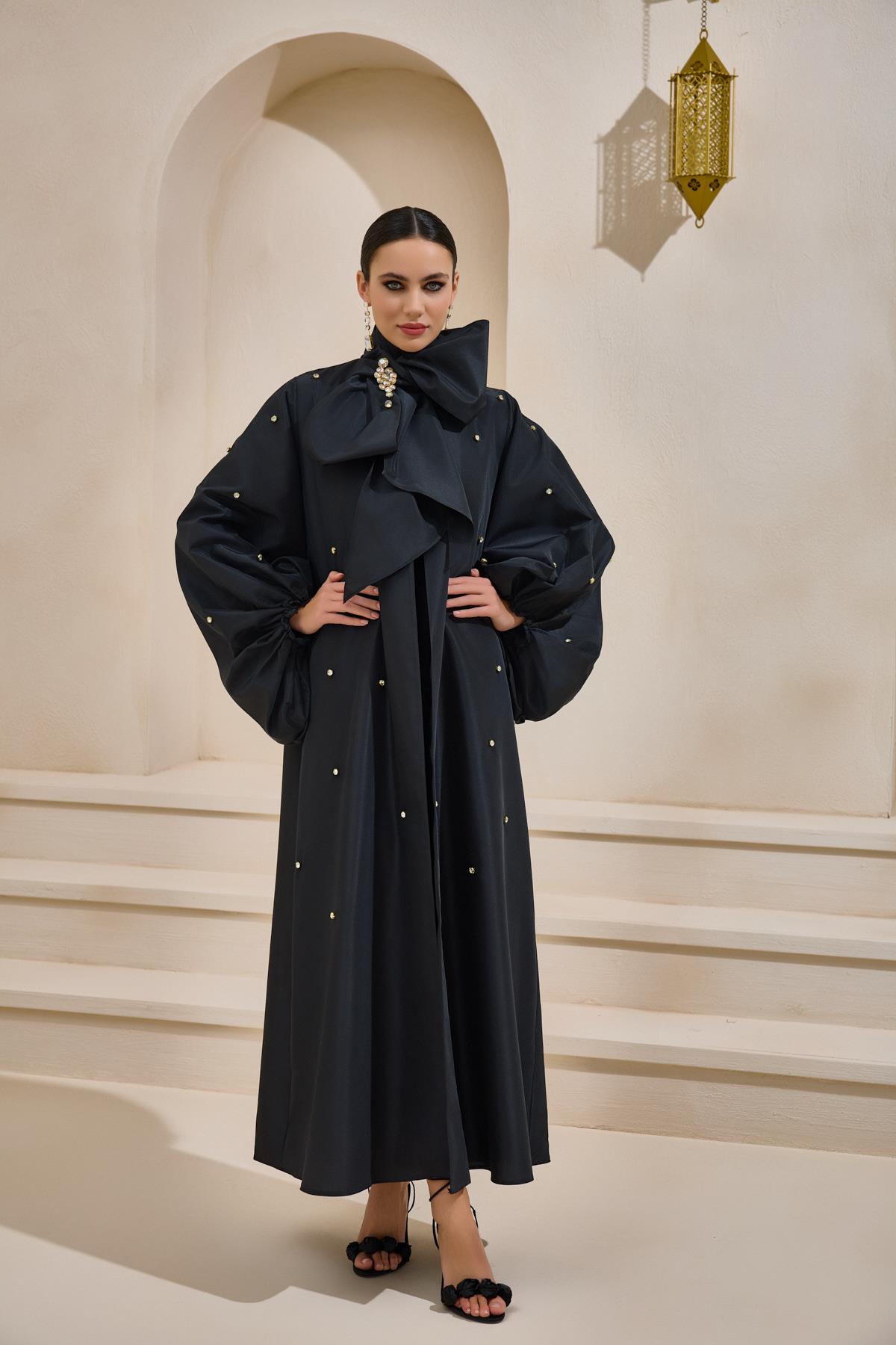 Black Taffeta Bowl Neck Detailed Crystal Abaya