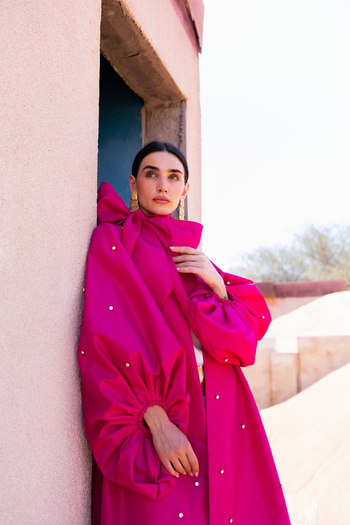 Fucshia Taffeta Bowl Neck Detailed Crystal Abaya