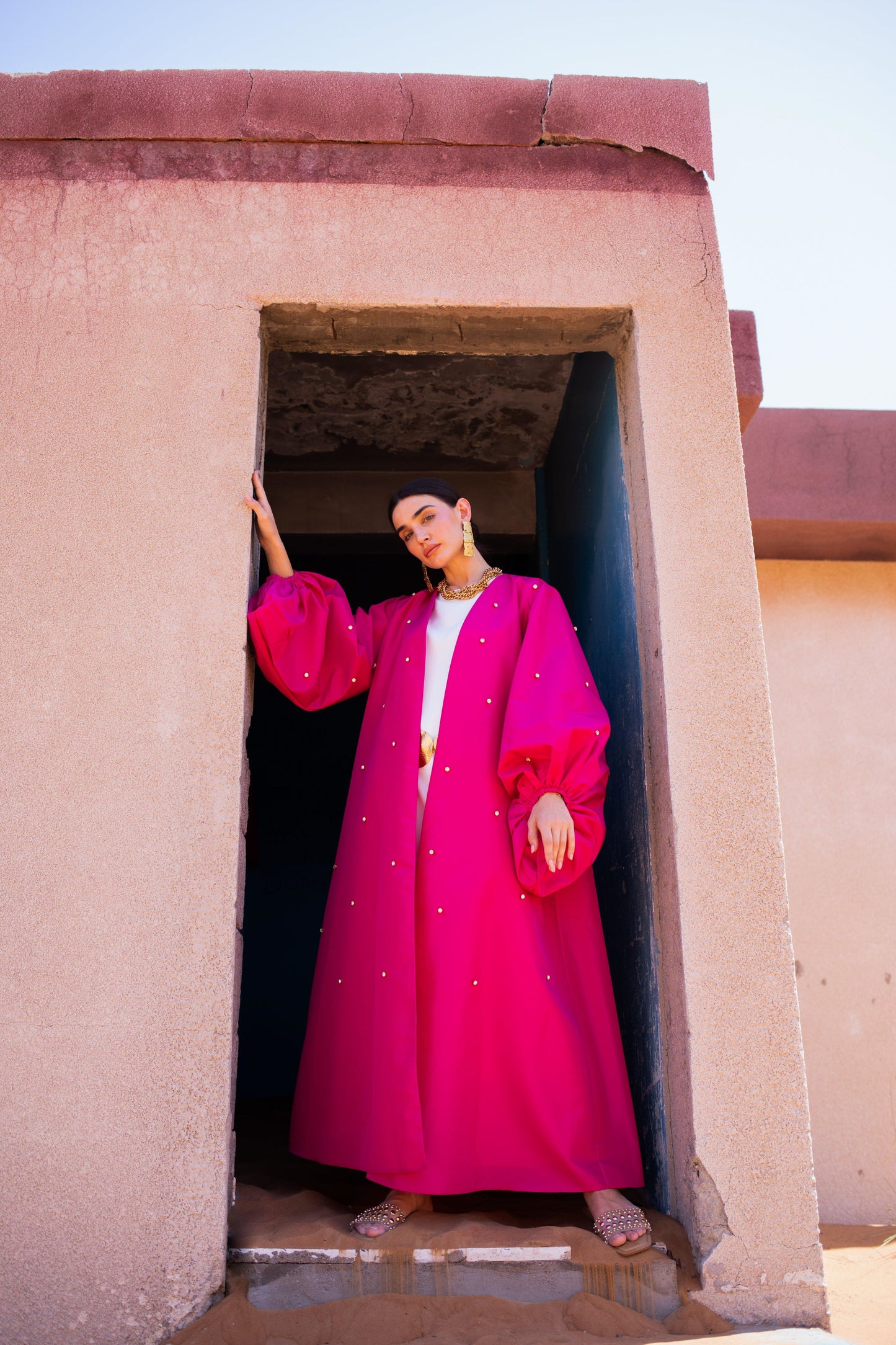 Fucshia Taffeta Bowl Neck Detailed Crystal Abaya