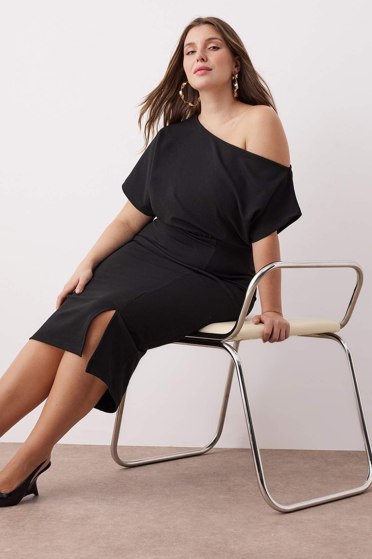 Curve Black Asymmetric Neck Slit Crepe Knit Plus Size Dress