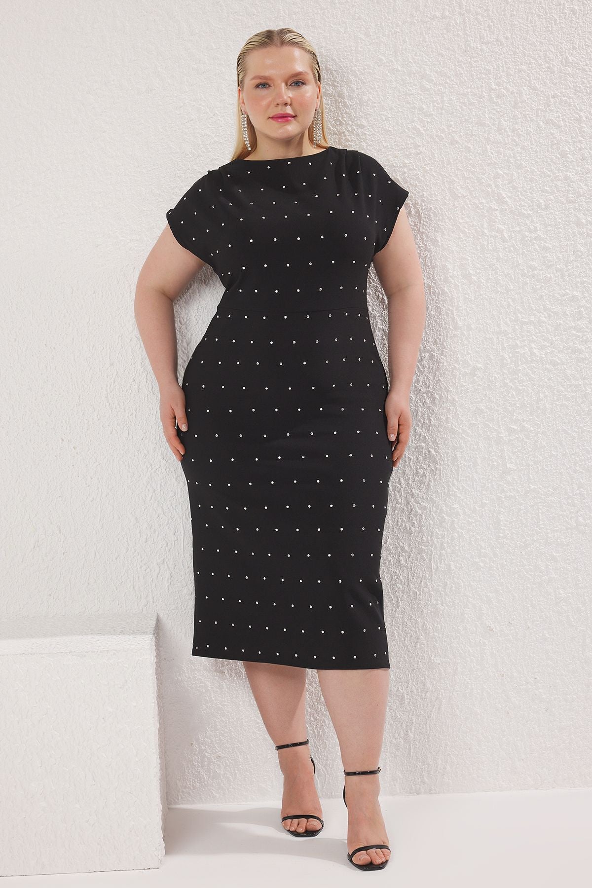 Curve Black Sleeveless Embellished Mini Woven Plus Size Party/Graduation/Evening Dress