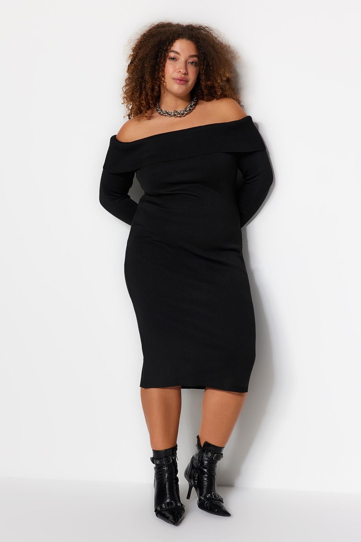 Curve Black Carmen Neck Body-Hugging Midi Knit Plus Size Dress